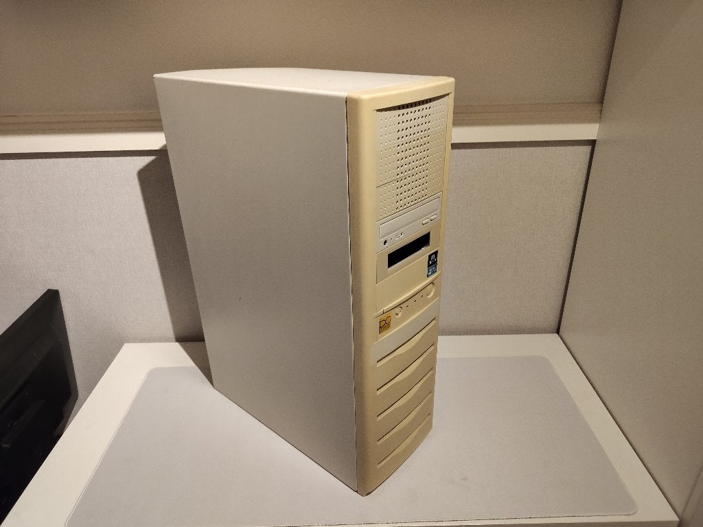 Retro ATX Full Tower PC Behuizing Beige (62cm),Sleeper PC, Ophalen