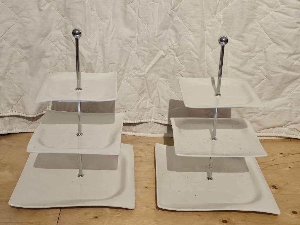 Etageres 2 stuks, Ophalen of Verzenden, Zo goed als nieuw