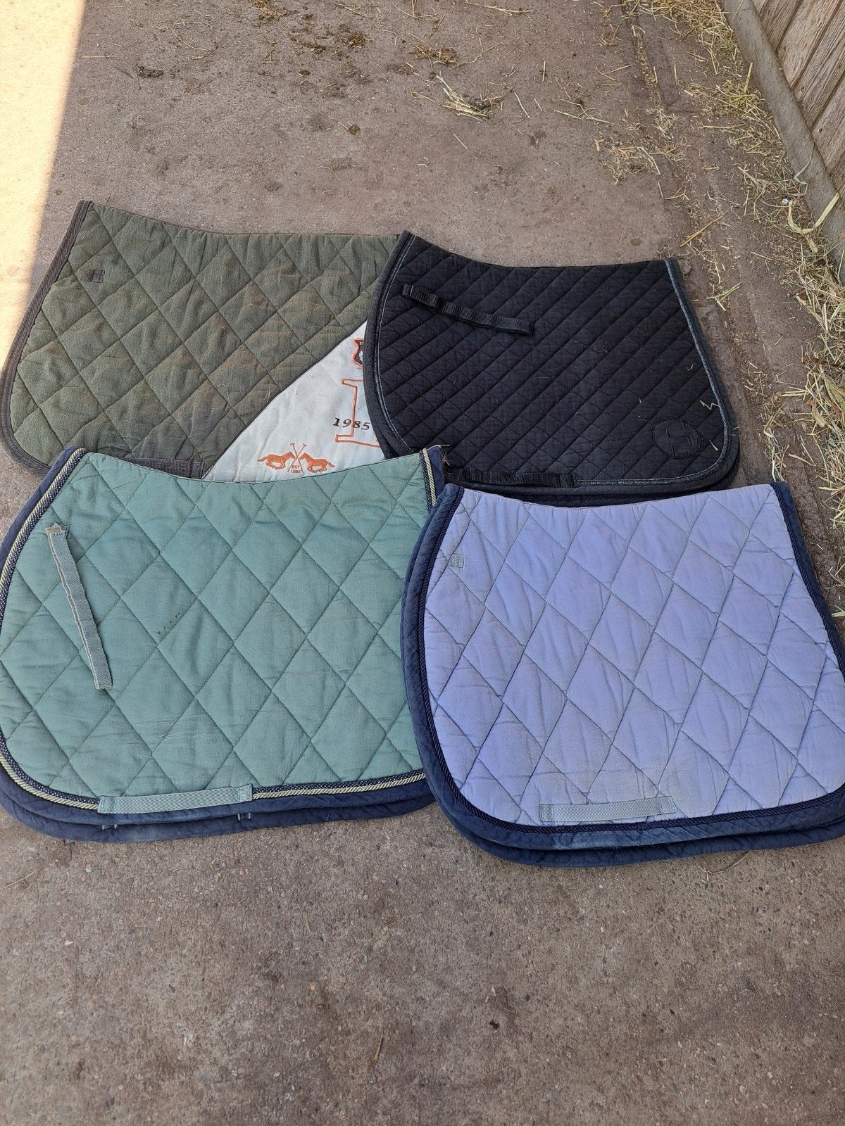 4 dekjes maat full, samen voor €10, Dieren en Toebehoren, Paarden en Pony's | Dekens en Dekjes, Ophalen of Verzenden, Gebruikt