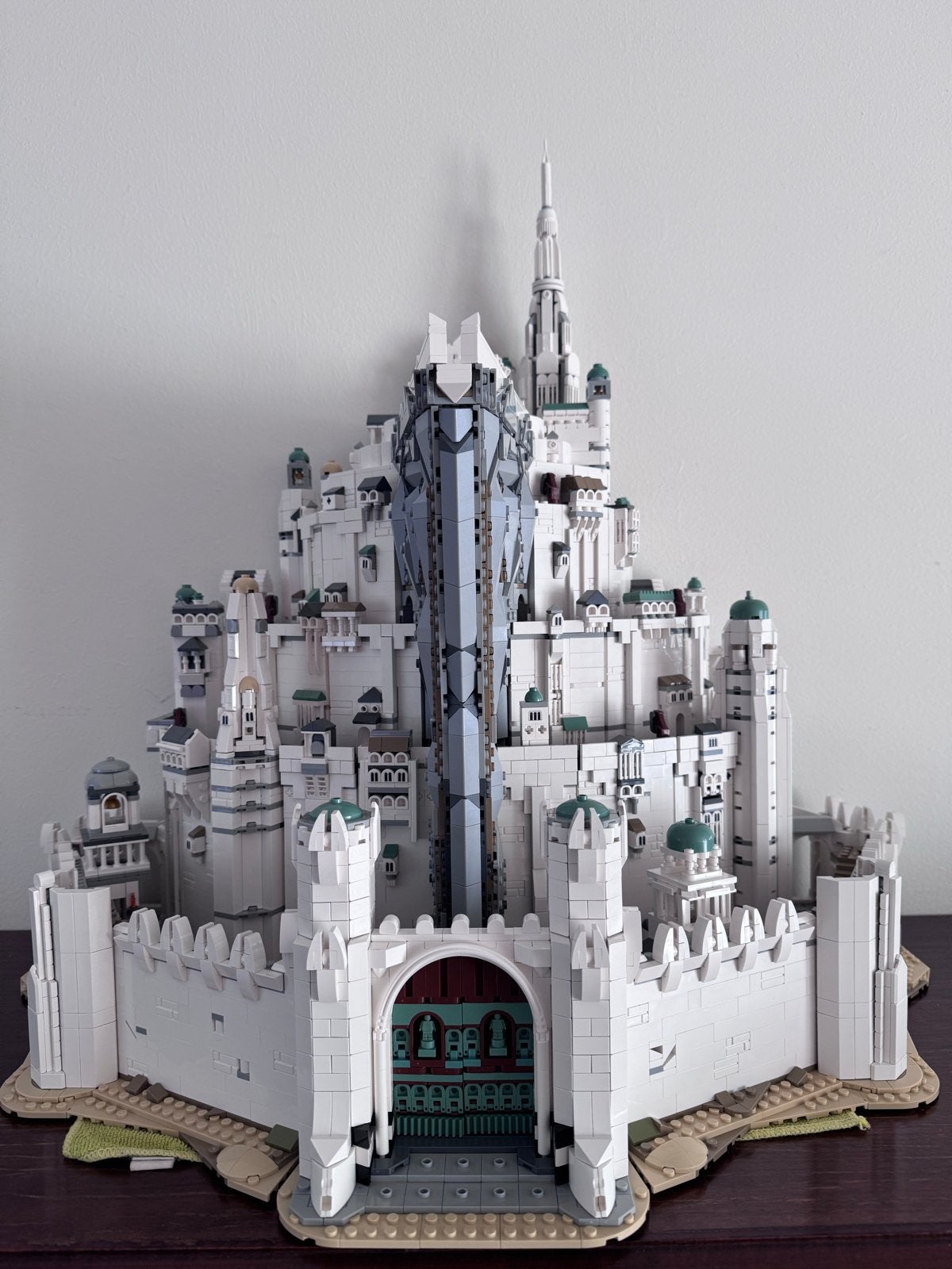 LEGO Lord of the Rings Minas Tirith met minifiguren, Ophalen of Verzenden, Zo goed als nieuw, Overige merken