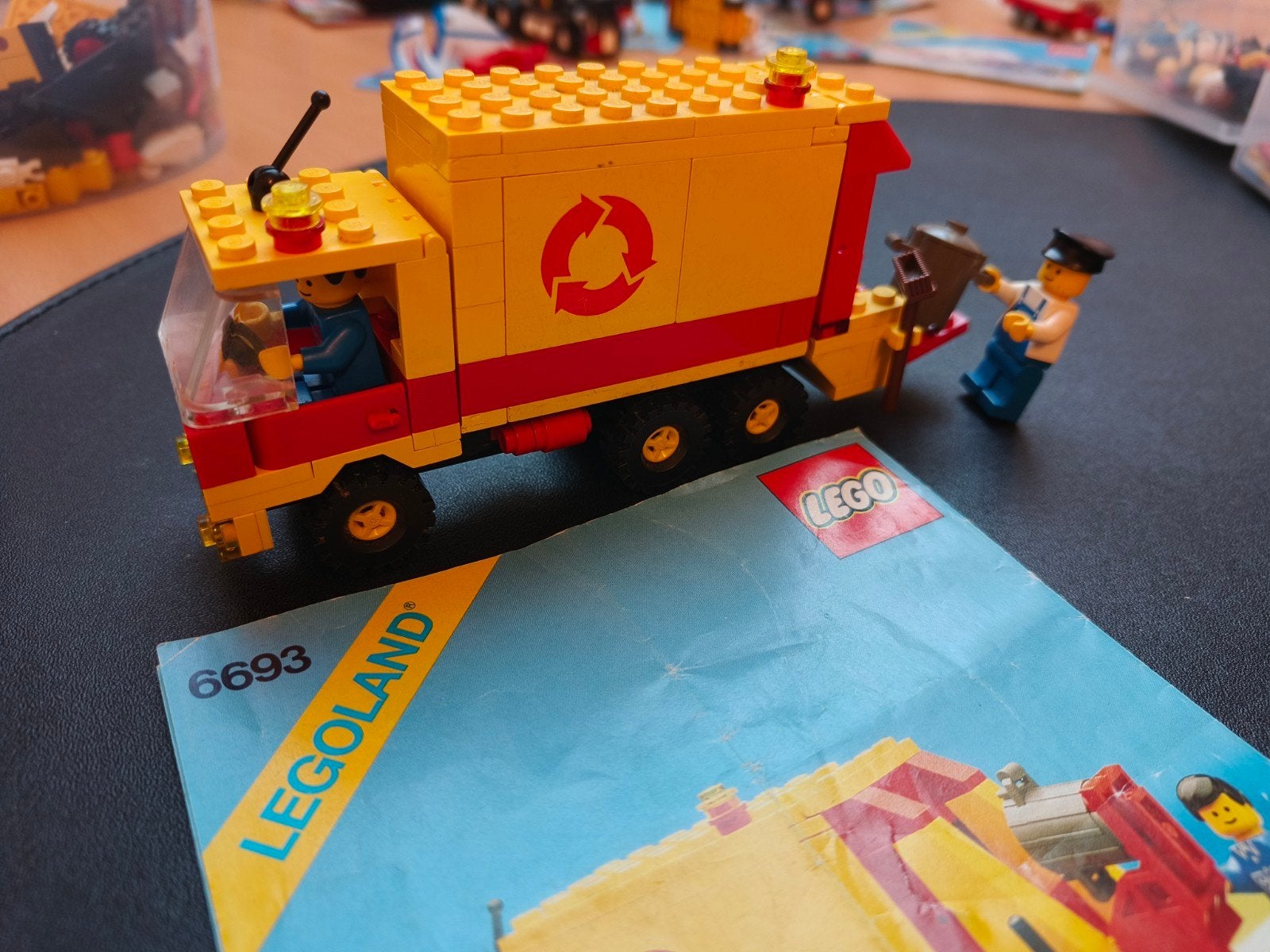 Lego Legoland 6693 Vuilniswagen met minifigs en instructie, Gebruikt, Lego, Ophalen of Verzenden, Complete set
