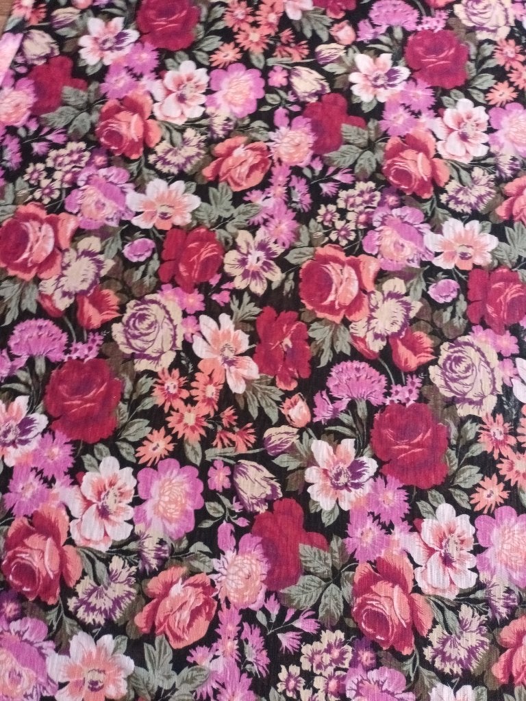 Lap stof ong 135 x 500 cm roze rode bloemen rozen patroon, 120 cm of meer, Ophalen of Verzenden, Roze, Nieuw