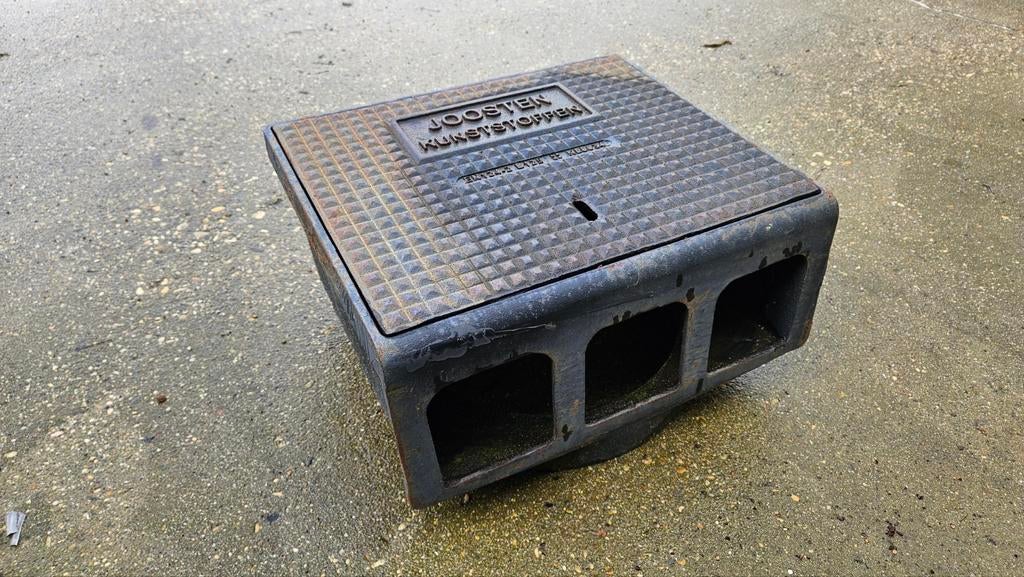 Nieuwe trottoirkolk (exclusief onderbak), Doe-het-zelf en Verbouw, Buizen en Afvoer, Ophalen, Nieuw, Minder dan 2 meter, 80 mm of meer