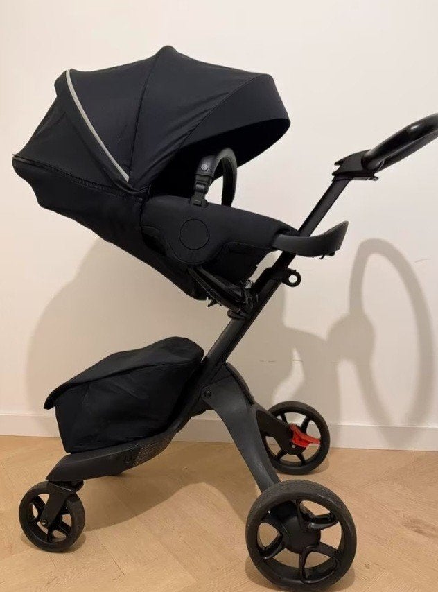 Nieuwstraat Stokke Explory X rich black kinderwagen, Zo goed als nieuw, Verstelbare duwstang, Ophalen, Kinderwagen