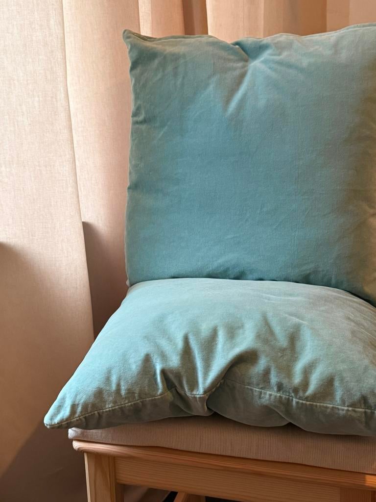 2 blauwe Kussens, Ophalen of Verzenden, Zo goed als nieuw, Blauw, Vierkant