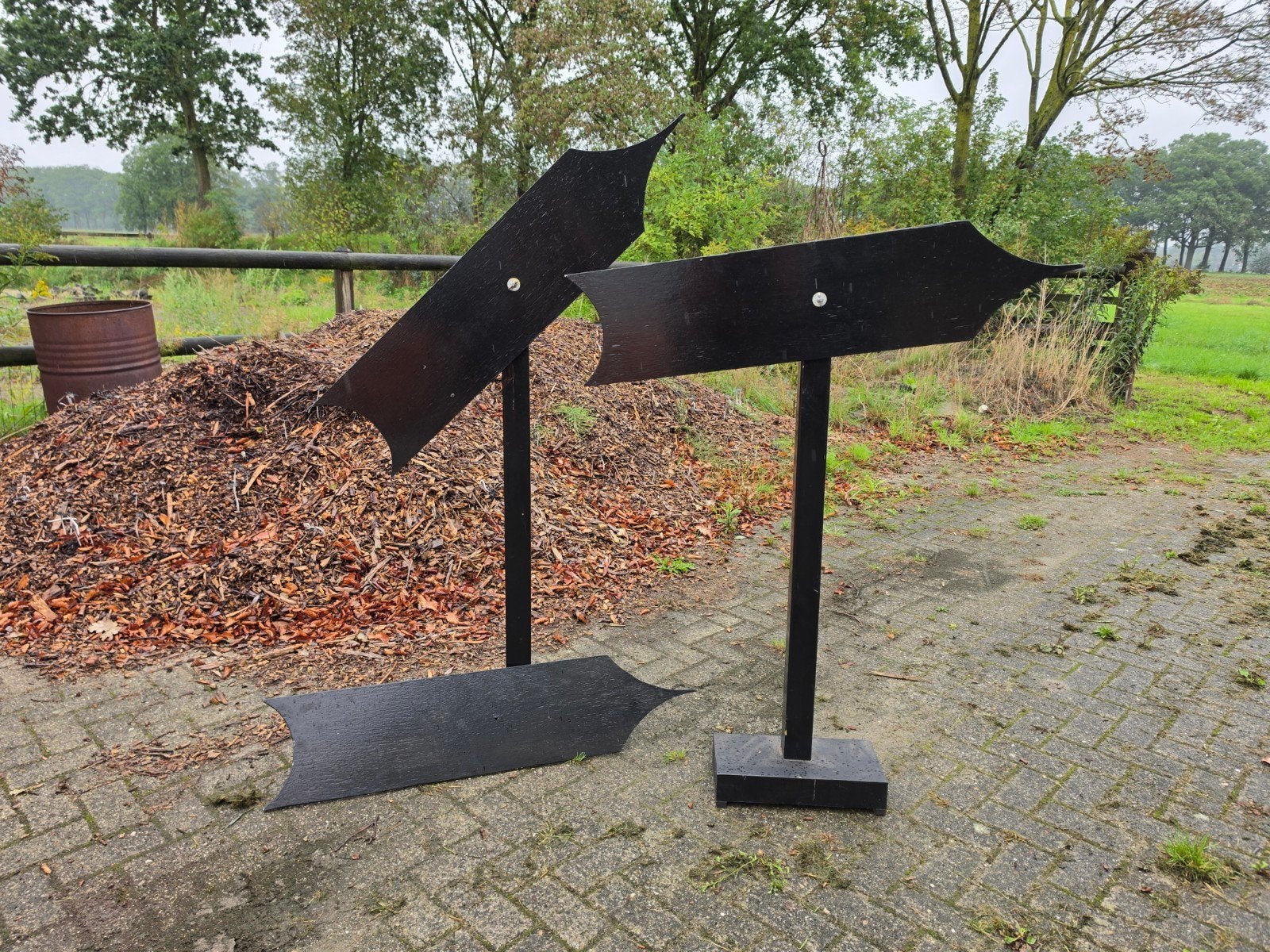 2 wegwijsborden, Tuin en Terras, Ophalen, Minder dan 1 meter