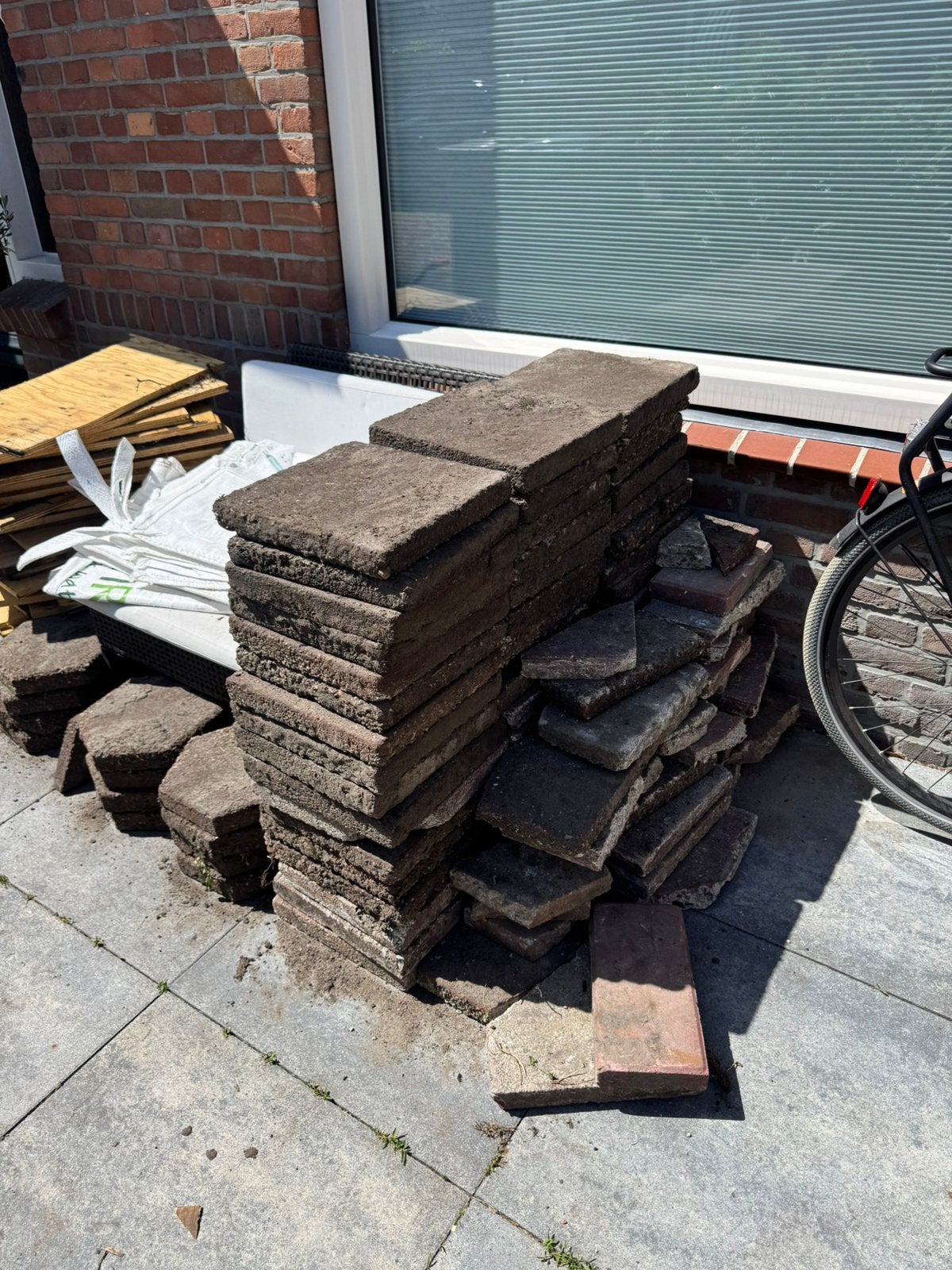 Gratis af te halen tegels verschillende maten, Ophalen, Gebruikt, 10 m² of meer, Grind