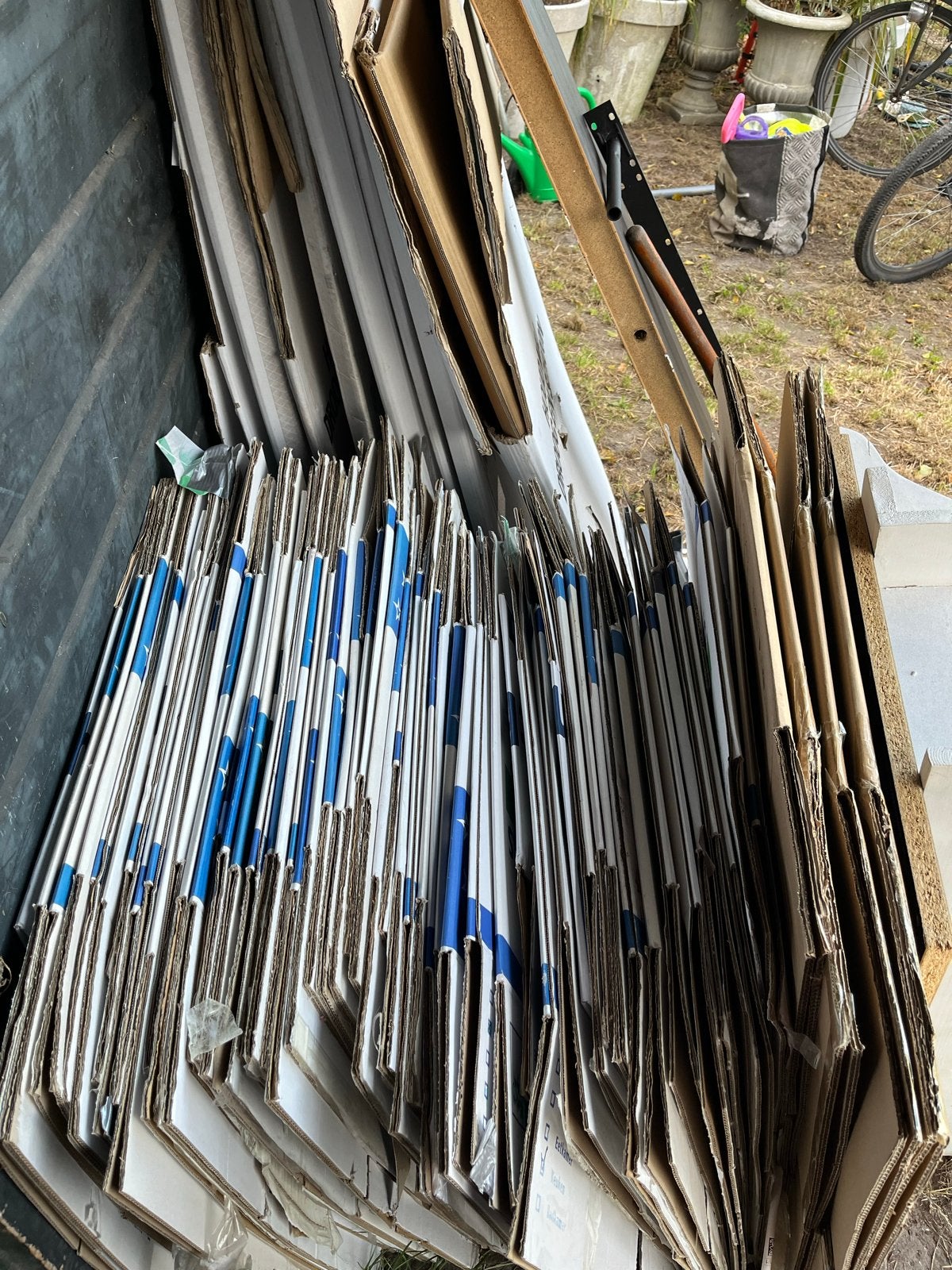 50 verhuisdozen en 5 garderobe boxen, Ophalen, 100 cm of meer, Opvouwbaar, 60 cm of meer