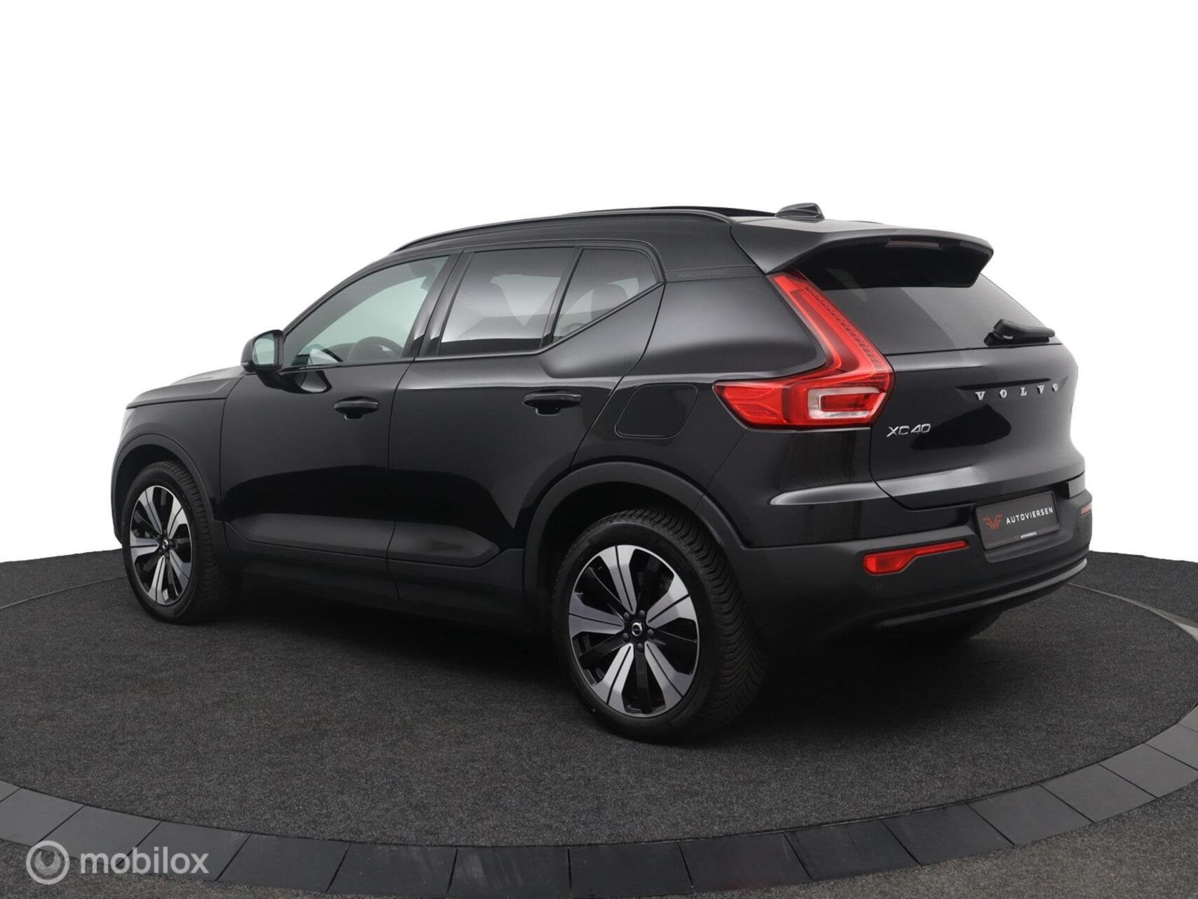 Foto 3 van Volvo XC40 Recharge Single Ultimate | Blis | 360° | Adaptie