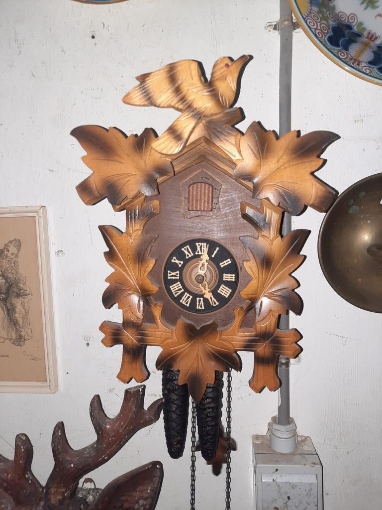 Koekoeksklok met Bladmotief, Ophalen of Verzenden