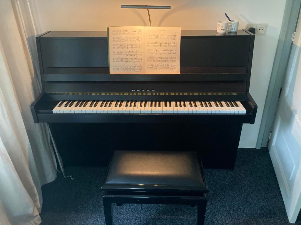 Mooie Fazer ( Finlandia) piano, zwarte huiskamer piano, Muziek en Instrumenten, Piano's, Ophalen, Gebruikt, Zwart, Piano