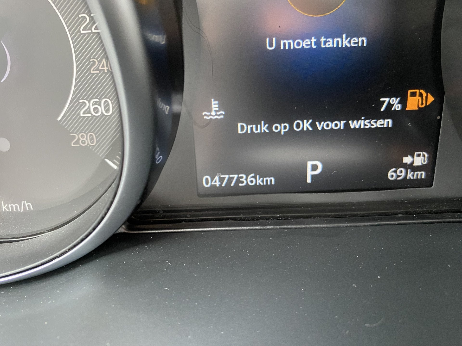 Jaguar E-Pace 2.0 P200 AWD NARVIK BLACK BTW VEREKENBAAR INCL, Automaat, Stof, 4 cilinders, Zwart