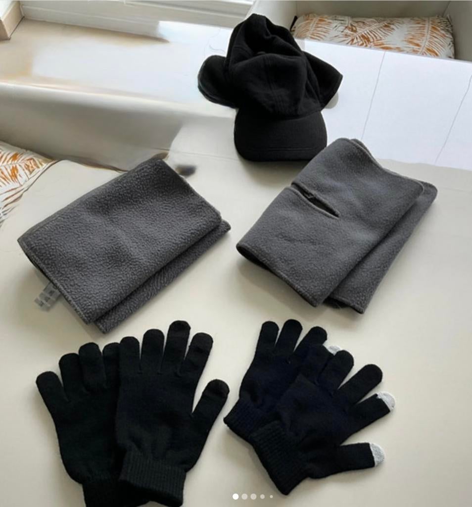 Lot skimateriaal , muts , sjaals en handschenen, Ophalen of Verzenden, Gedragen, Maat 52/54 (L), Muts
