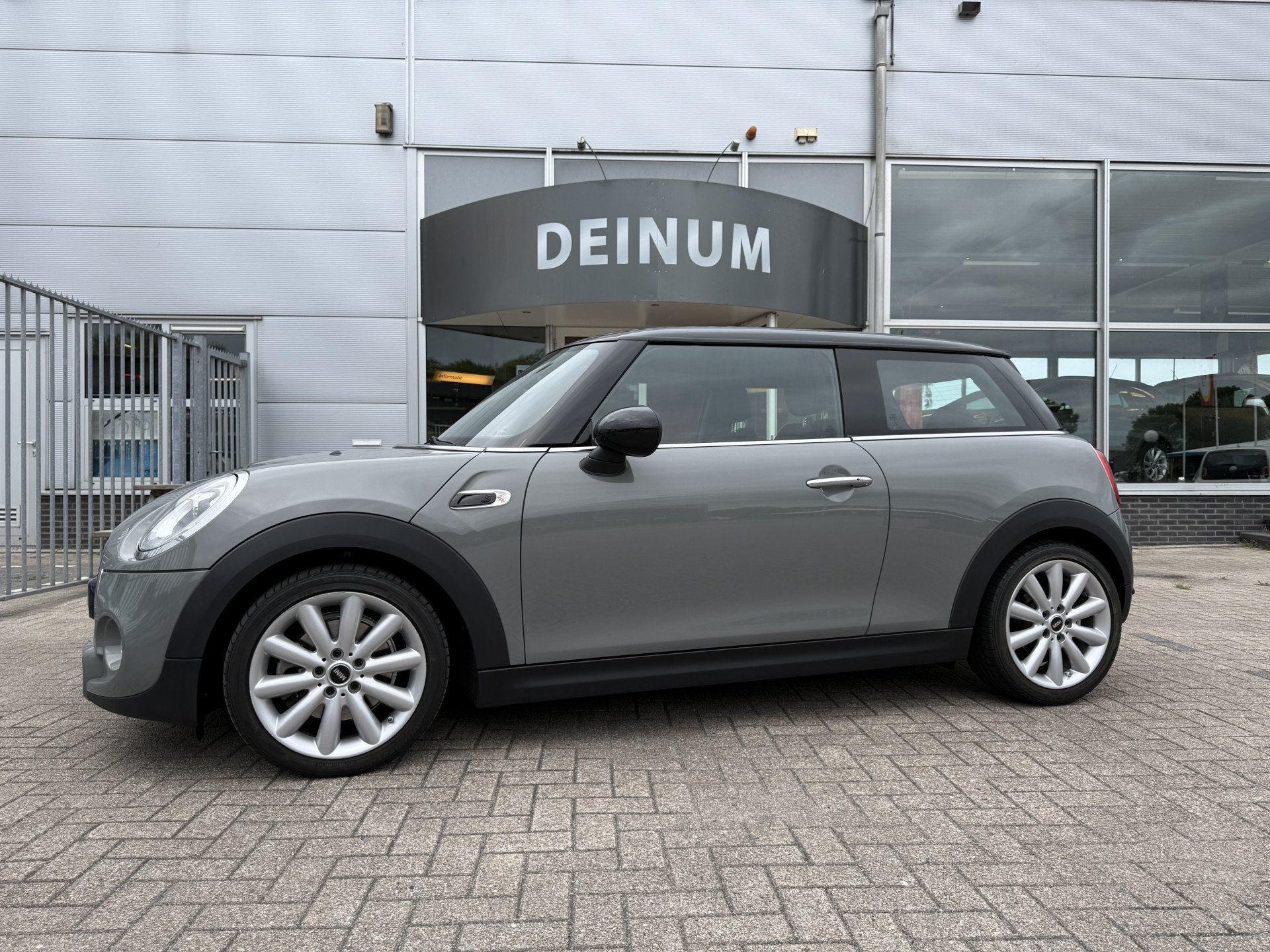 MINI Mini 2.0 Cooper S Chili Serious Business Navigatie, hal, Gebruikt, 4 stoelen, Leder en Stof, 49 €/maand