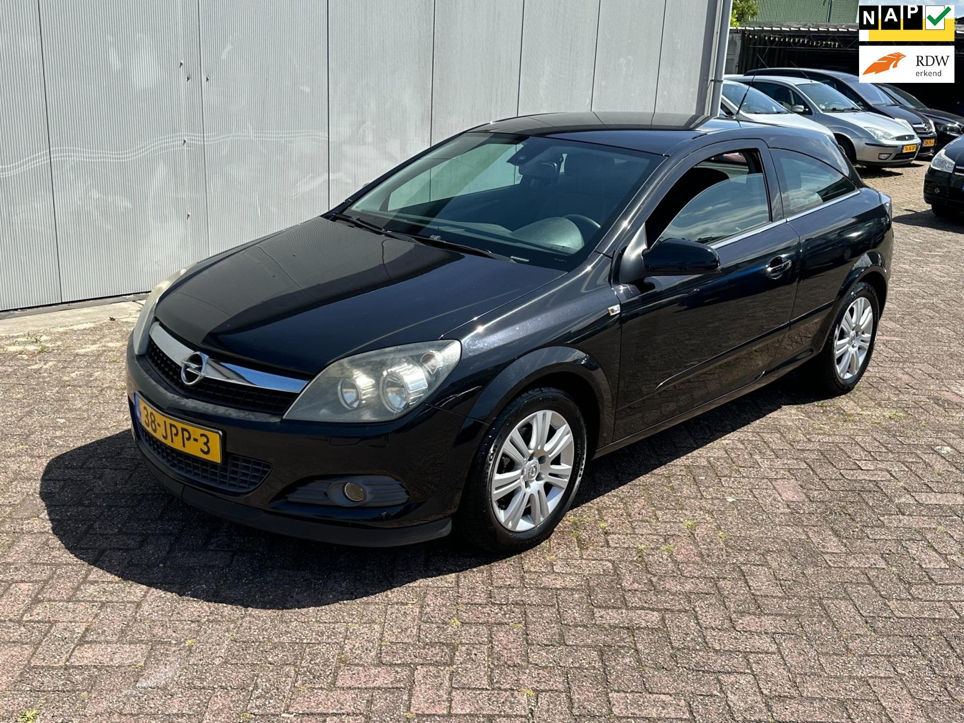 Opel Astra GTC 1.6 Executive, Auto's, Opel, Voorwielaandrijving, 15 km/l, Gebruikt, 4 cilinders