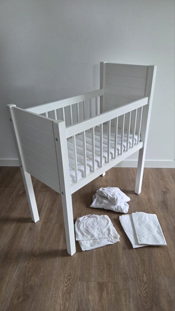 Wieg Kidsmill Noa met matras - zeer compleet, Ophalen, Zo goed als nieuw, Wieg