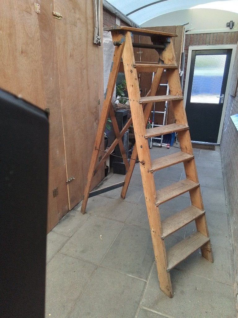 Oude houten trap - Stevige en functionele keukentrap, Ophalen, Gebruikt, Trap, Minder dan 2 meter
