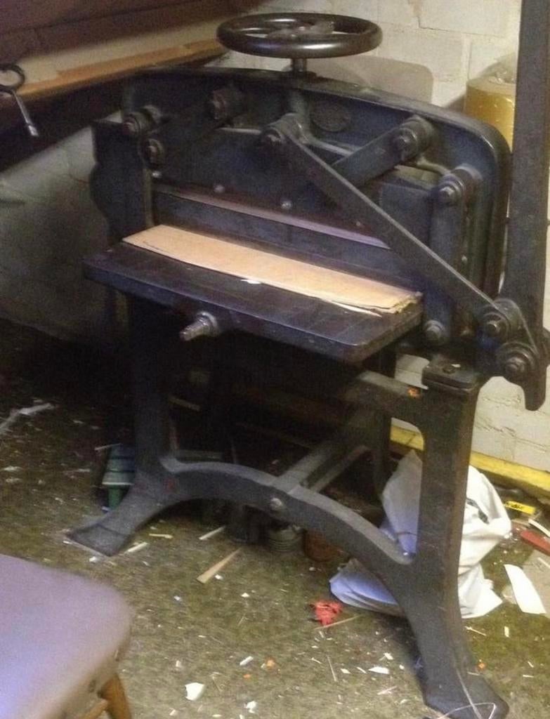 Papiersnijmachine , snijmachine , pers , boekbinderij, Antiek en Kunst, Antiek | Gereedschap en Instrumenten, Ophalen