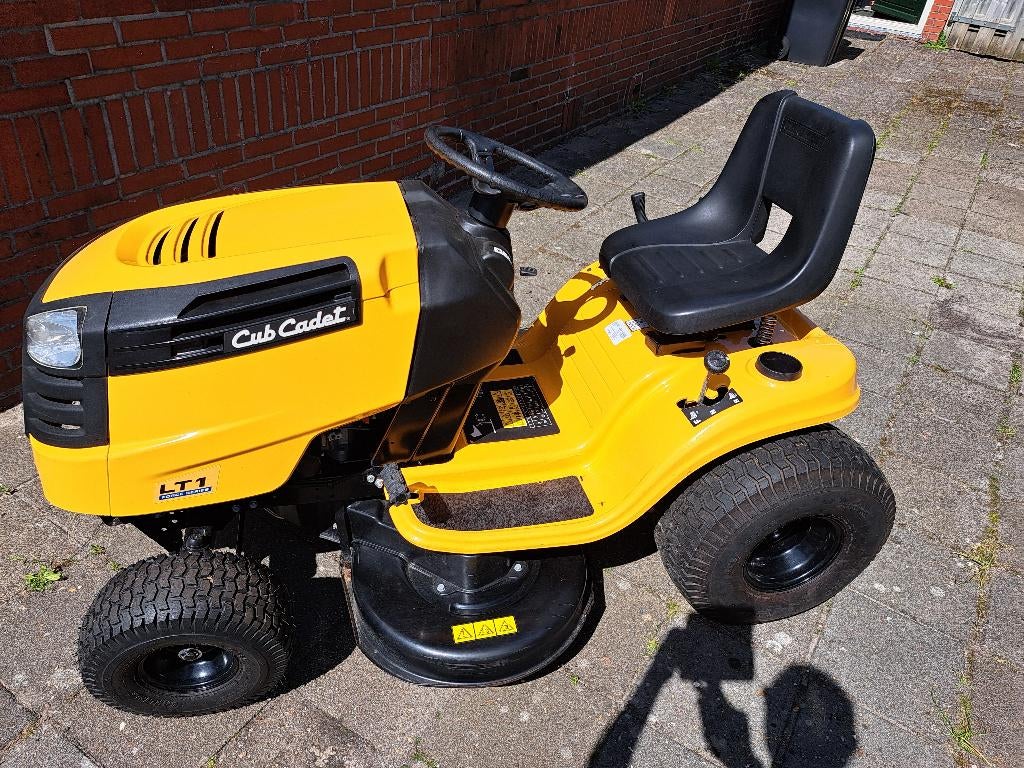 Cub Cadet LT1 NS 96 zitmaaier., Tuin en Terras, Zitmaaiers, Ophalen, Versnellingen, Zo goed als nieuw, Cub Cadet