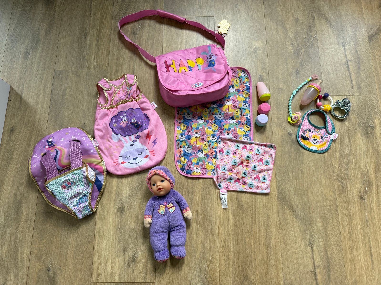 Baby Born eerste pop met accessoires en verzorgingstas, Ophalen of Verzenden, Zo goed als nieuw, Babypop