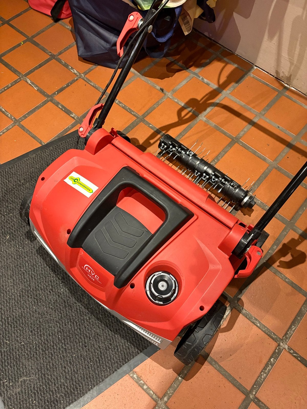 HVC VE38 Elektrische Verticuteermachine - Zo goed als nieuw, Ophalen, Zo goed als nieuw, Elektrisch