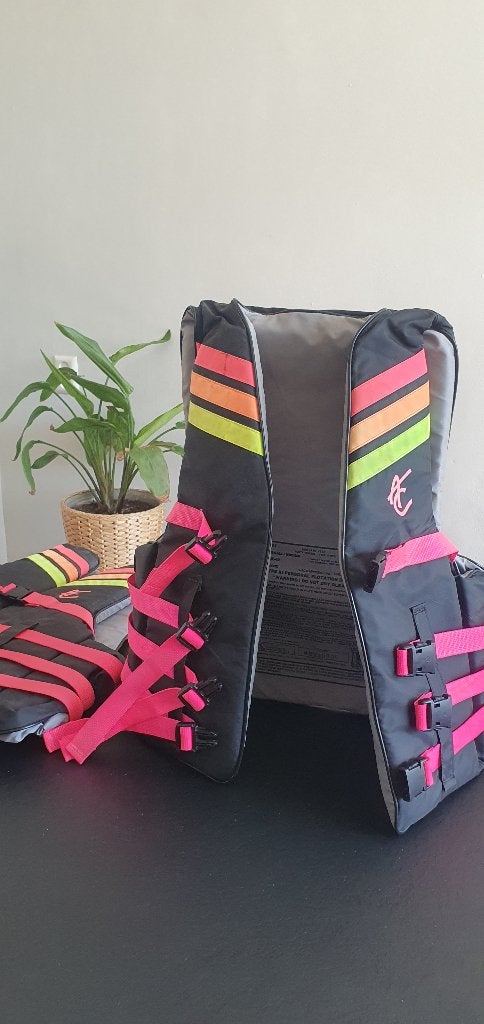 2 zwemvesten (volwassenen), Watersport en Boten, Watersportkleding, Ophalen of Verzenden, Gebruikt, Dame of Heer, Reddingsvest of Zwemvest