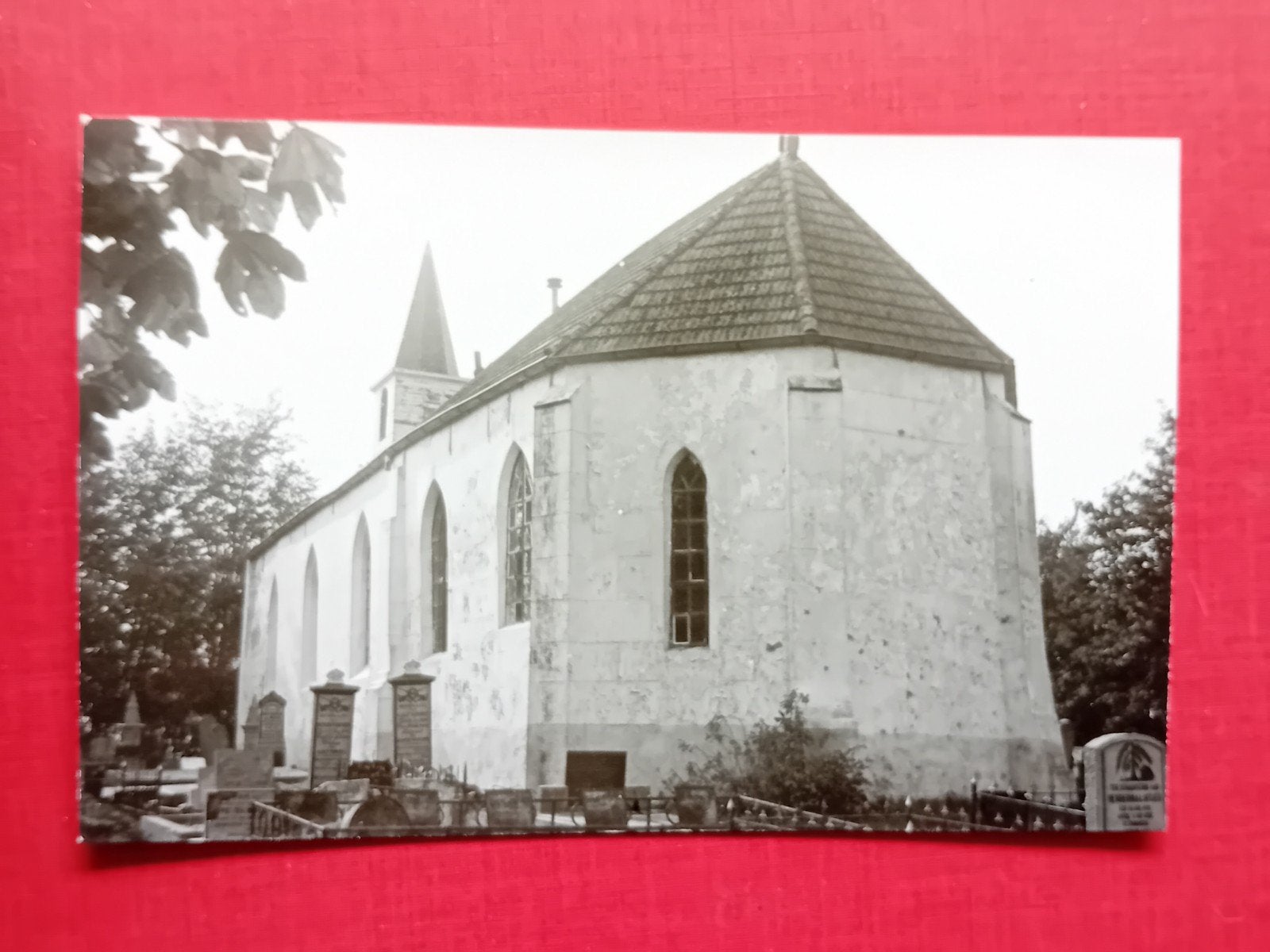 Oude foto kerk Engelbert met kerkhof, Ophalen of Verzenden, 1960 tot 1980, Gebruikt, Overige onderwerpen