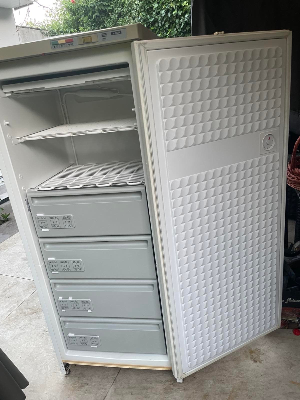 Vriezer in goede staat!, Ophalen, Zo goed als nieuw, Minder dan 60 cm, 160 cm of meer