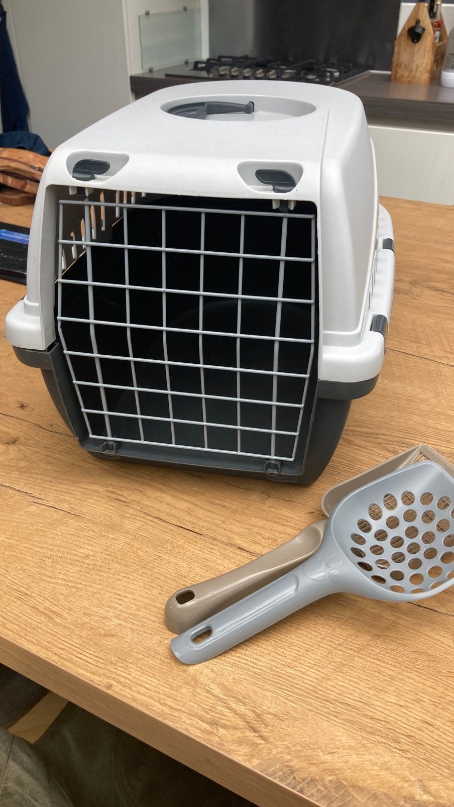 Katten vervoers box - merk Savic, Ophalen, Zo goed als nieuw