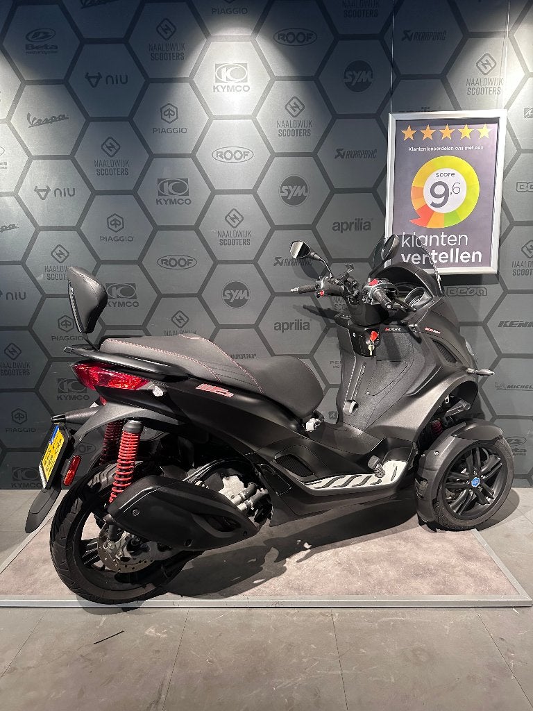 PIAGGIO MP3 300 2022 4.604KM, Scooter, Bedrijf, Minimaal motorrijbewijs A2, Automaat