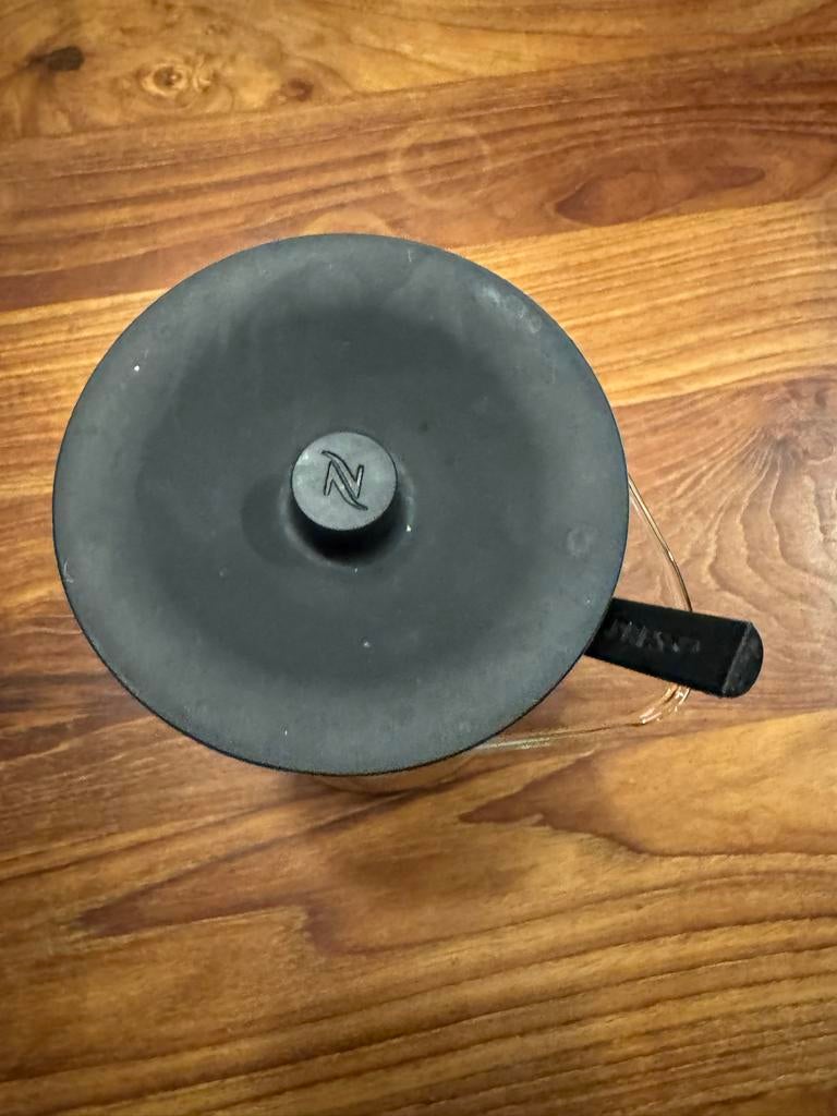 Nespresso koffiekan met lepel - past onder Vertuo koffie, Overige modellen, Overige typen, Ophalen of Verzenden, Zo goed als nieuw