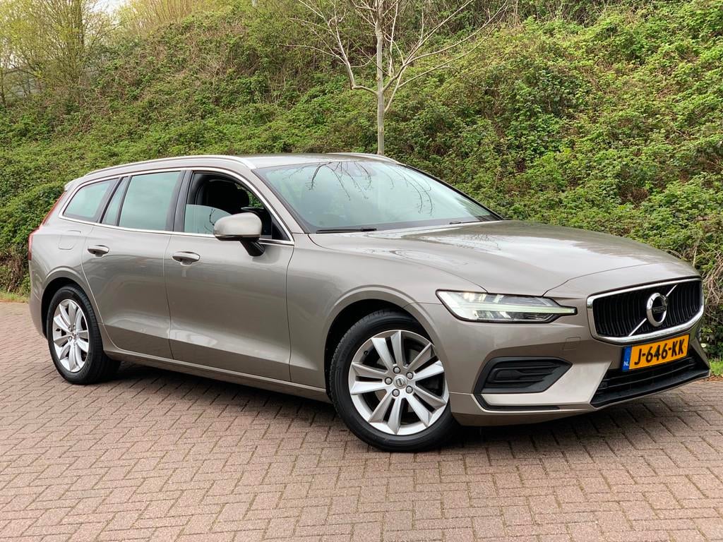 Volvo V60 2.0 D4 Inscription 190PK LEDER FULL 2021 DEALER OH, Auto's, Volvo, Gebruikt, Euro 6, Diesel, Bluetooth