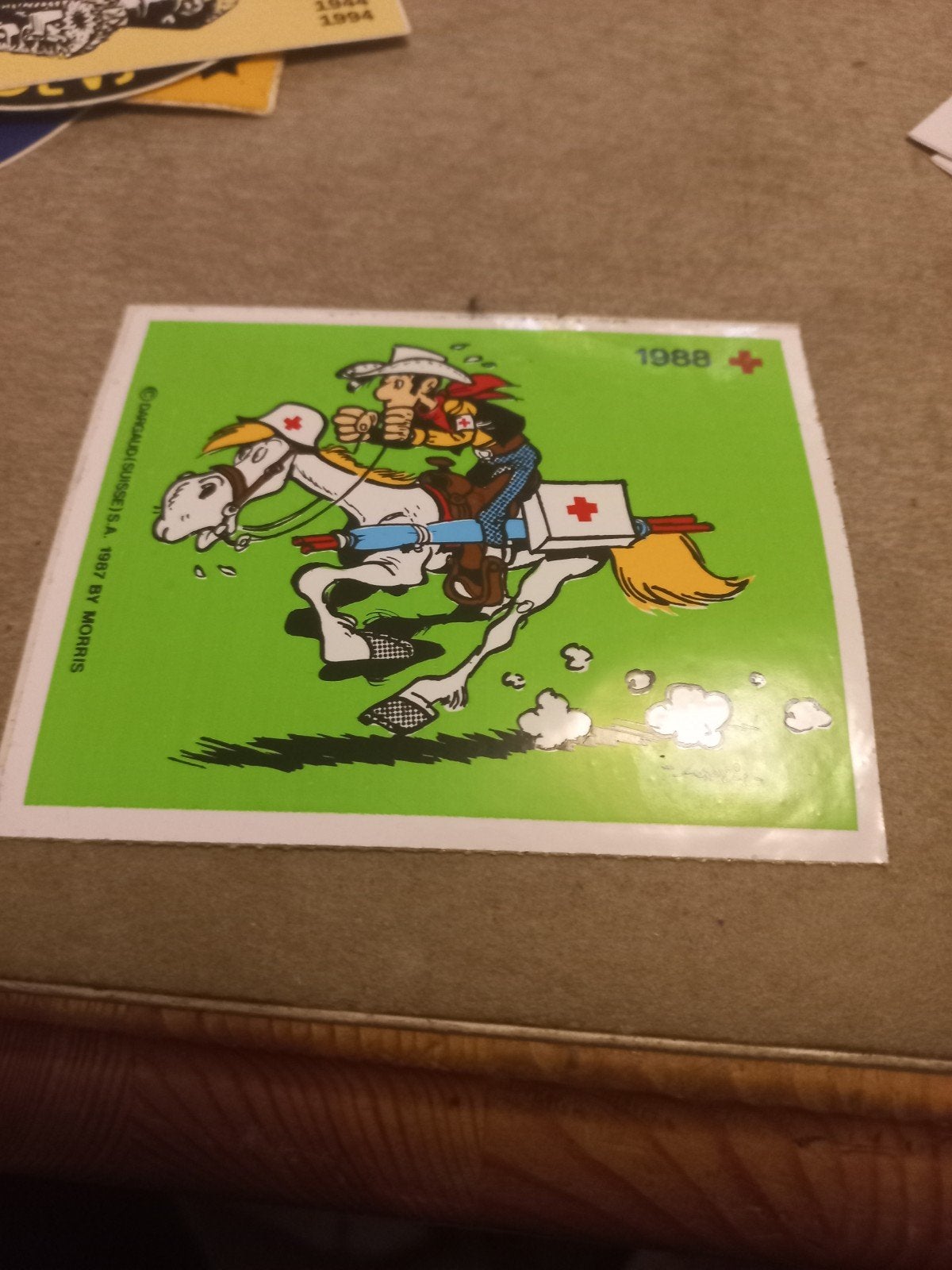Lucky Luke Sticker 1988 - Zeldzaam Verzamelobject, Ophalen of Verzenden, Gebruikt, Strip of Tekenfilm