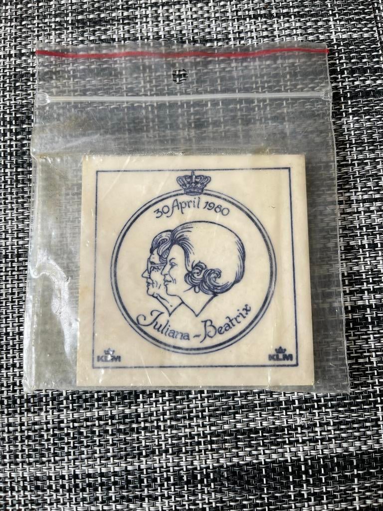 KLM Tegeltje Juliana-Beatrix 30 April 1980, Ophalen, Nieuw, Nederland, Servies
