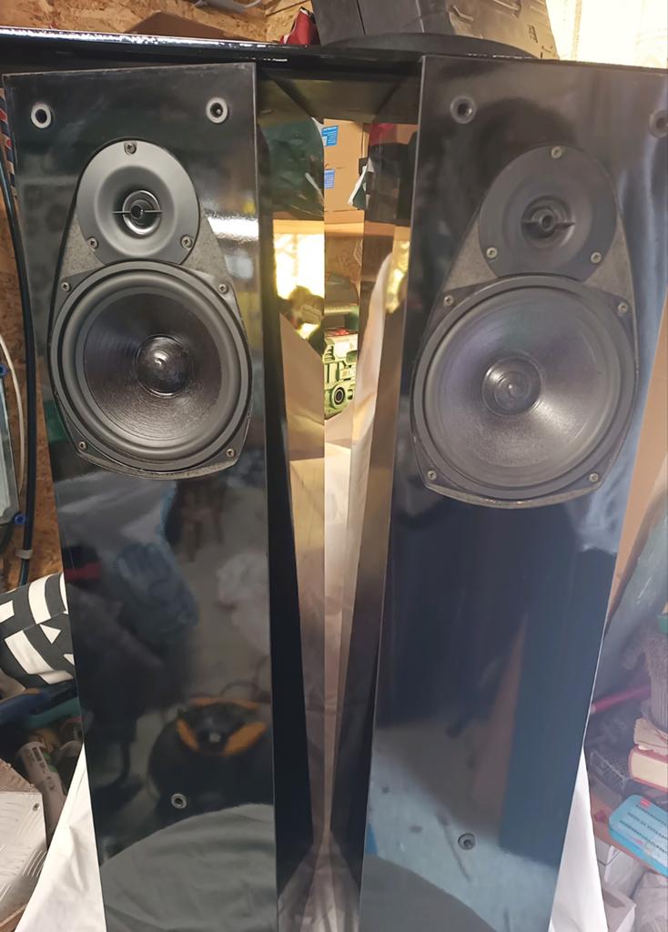 Hepta Exception speakers, Zo goed als nieuw, 60 tot 120 watt, Front, Rear of Stereo speakers, Ophalen