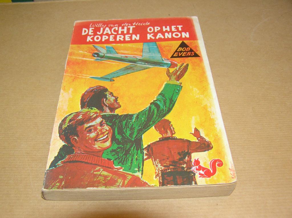 De Jacht op het Koperen Kanon(1) - Willy van der Heide, Ophalen of Verzenden, Gelezen, Willy van der Heide, Fictie