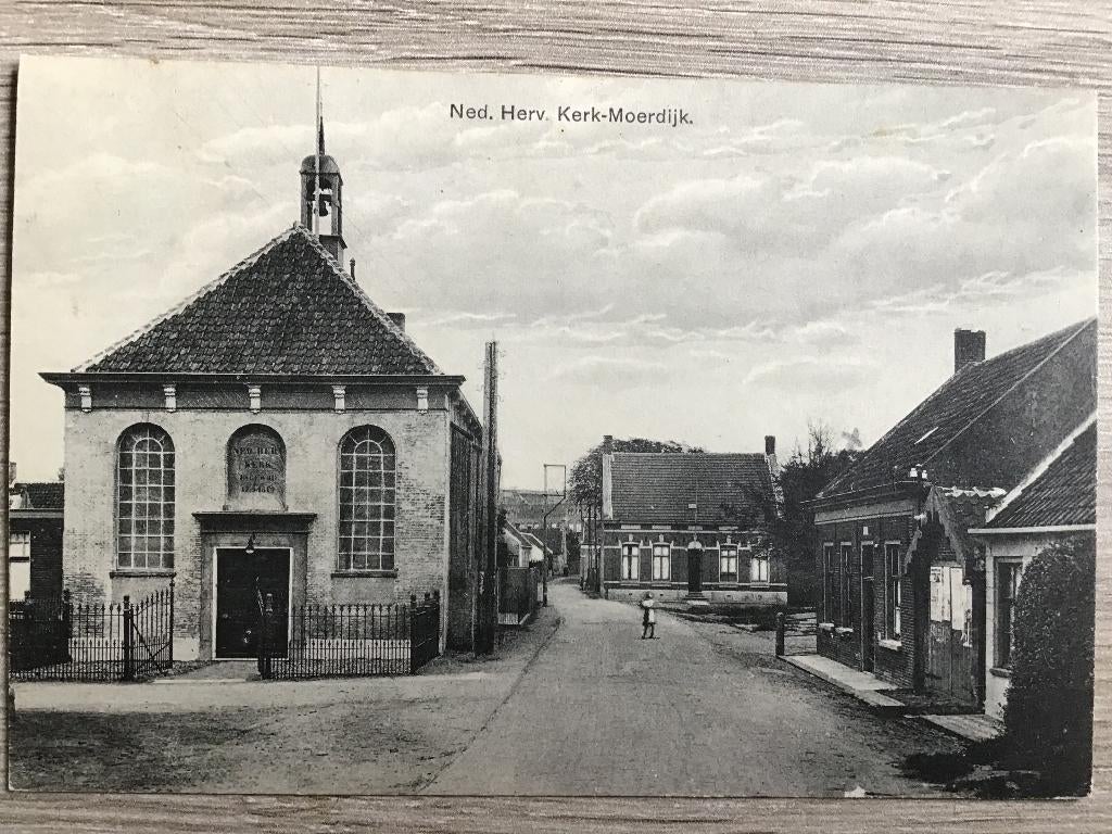 Moerdijk Ned Herv Kerk 1931, Verzamelen, Ansichtkaarten | Nederland, Verzenden, 1920 tot 1940, Gelopen, Noord-Brabant