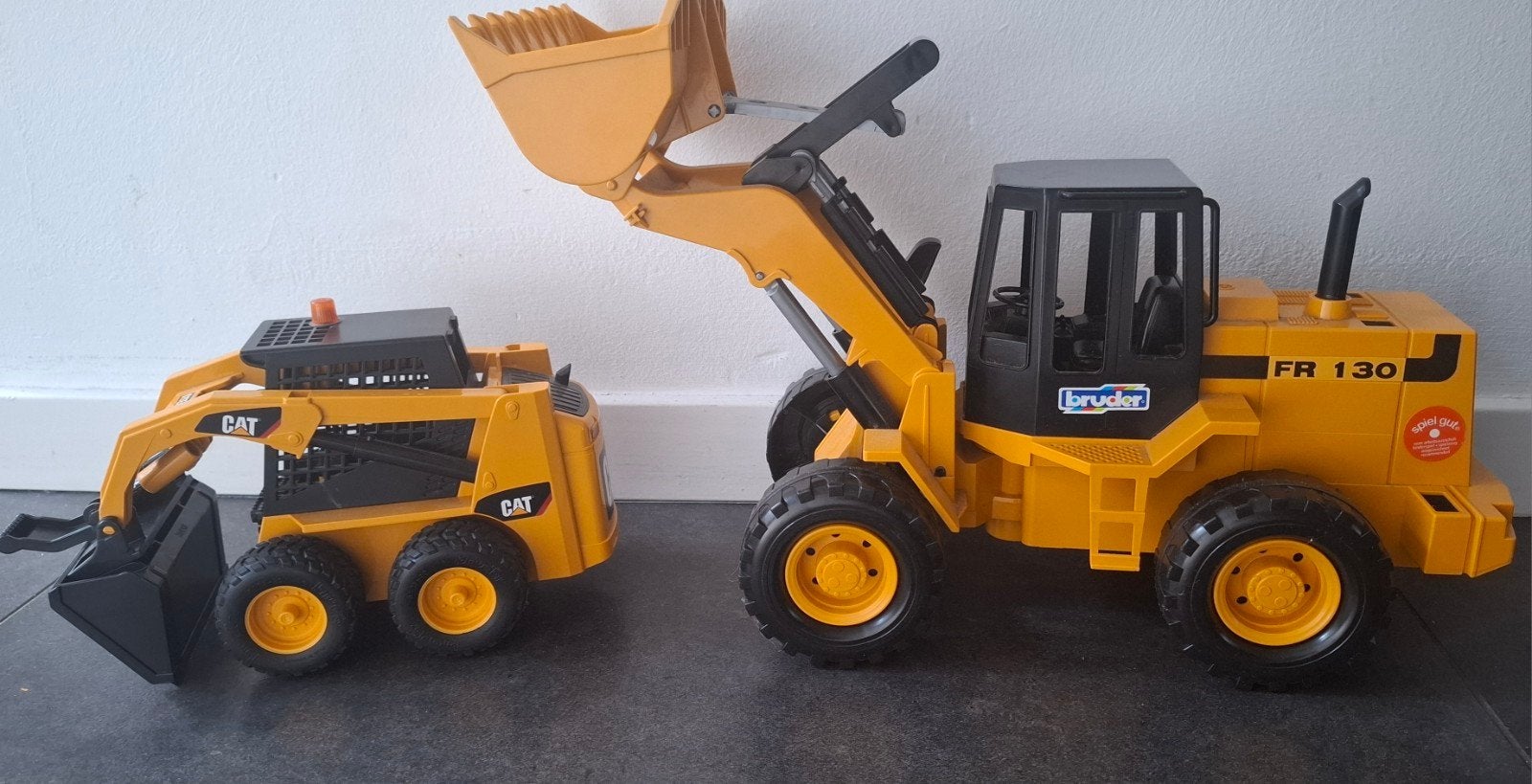 Bruder Shovel en Caterpillar Speelgoed Set, Ophalen of Verzenden, Zo goed als nieuw