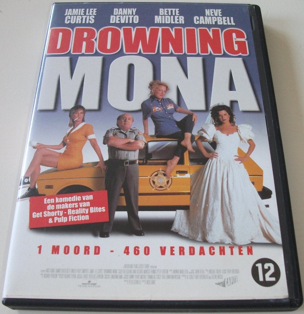 Dvd *** DROWNING MONA *** 1 moord. 460 verdachten., Engels, Nederlands, Overige genres, Ophalen of Verzenden