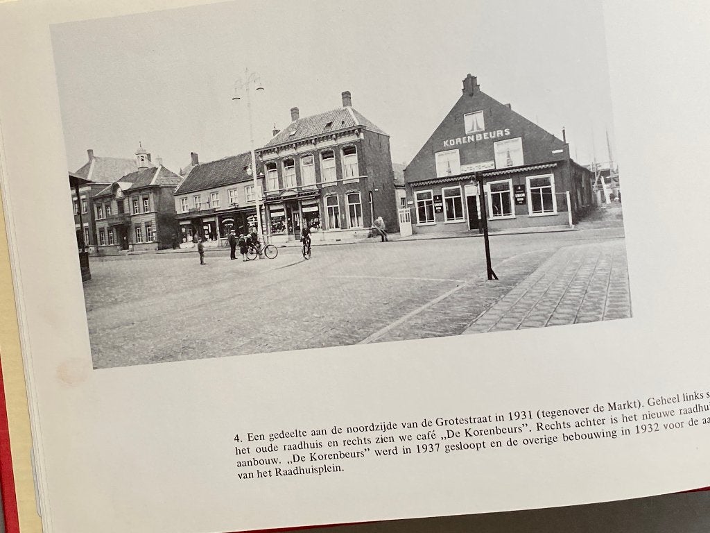 Waalwijk in oude ansichten (1974) deel 2, Ophalen of Verzenden, 20e eeuw of later, Zo goed als nieuw