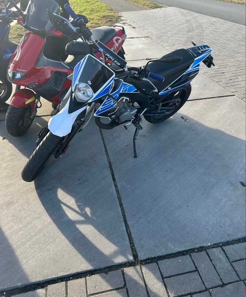 Gilera SMT 50cc 2017. Zeldzaam model, Fietsen en Brommers, Brommers | Crossbrommers, 6 versnellingen, Gebruikt, 50 cc, Ophalen