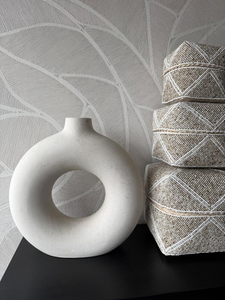 Vaas H&M rond donut, Huis en Inrichting, Woonaccessoires | Vazen, Overige kleuren, Aardewerk of Porselein, Ophalen of Verzenden