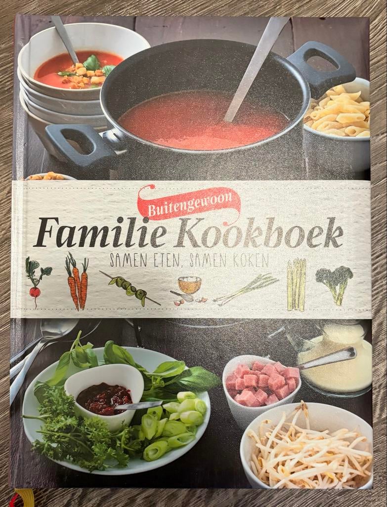 Buitengewoon Familie Kookboek - Samen Koken!, Boeken, Kookboeken, Zo goed als nieuw, Gezond koken, Nederland en België, Tapas, Hapjes en Dim Sum