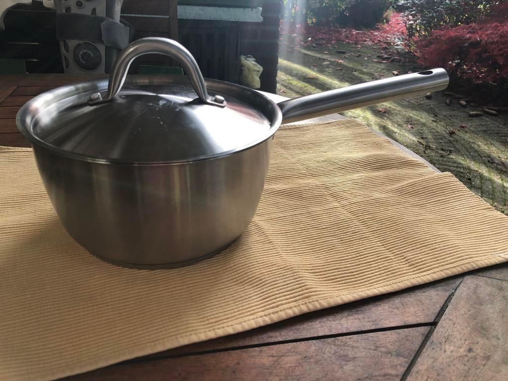 t.k.Sola RVS steelpan+deksel hoog model 16cm INDUCTIE, Ophalen, Zo goed als nieuw, Rvs, Kookpan of Snelkookpan