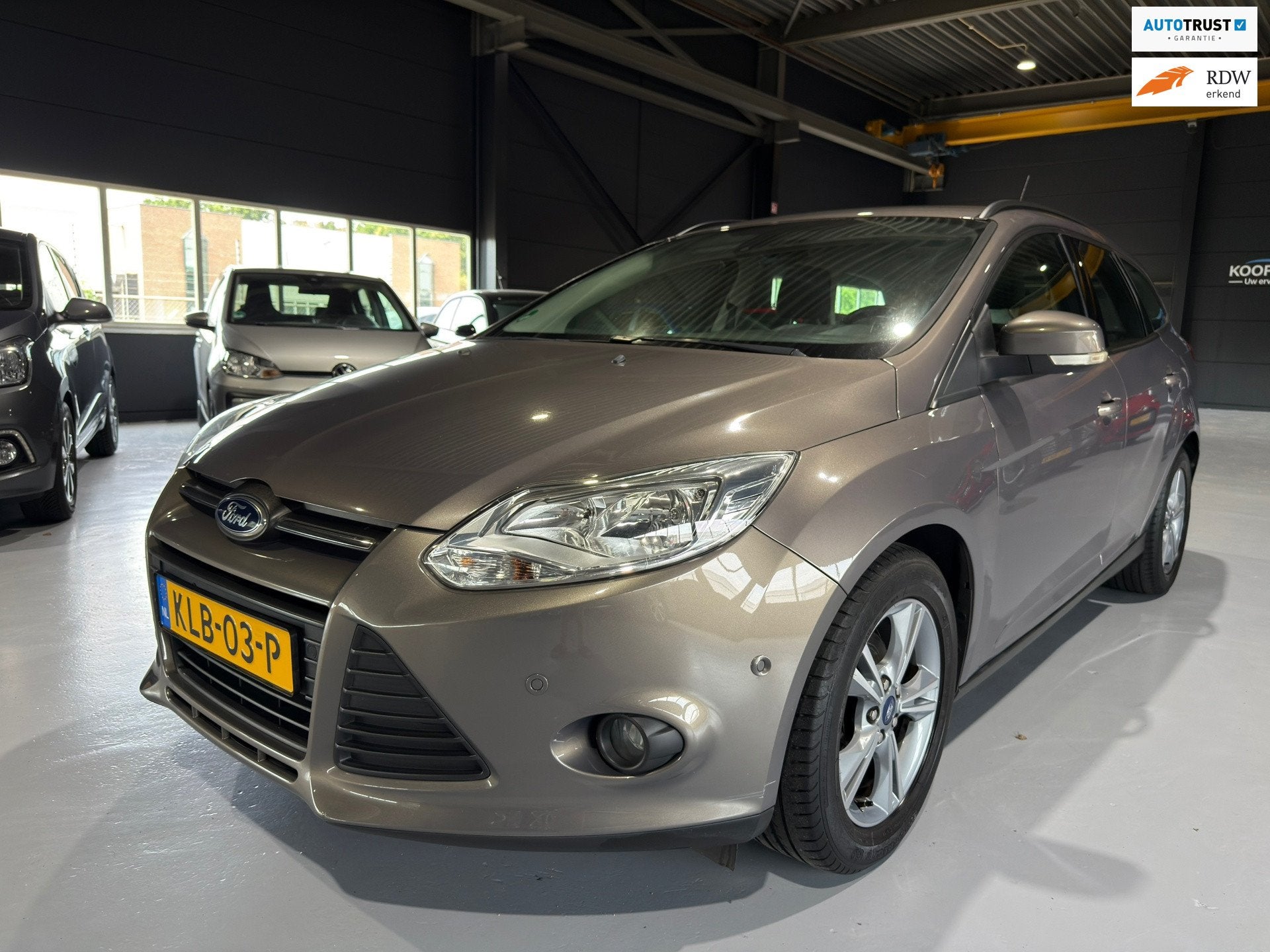 Ford Focus Wagon 1.0 EcoBoost Trend Stoelverwarming |APK|PDC, Euro 5, Gebruikt, Met garantie (alle), Navigatiesysteem