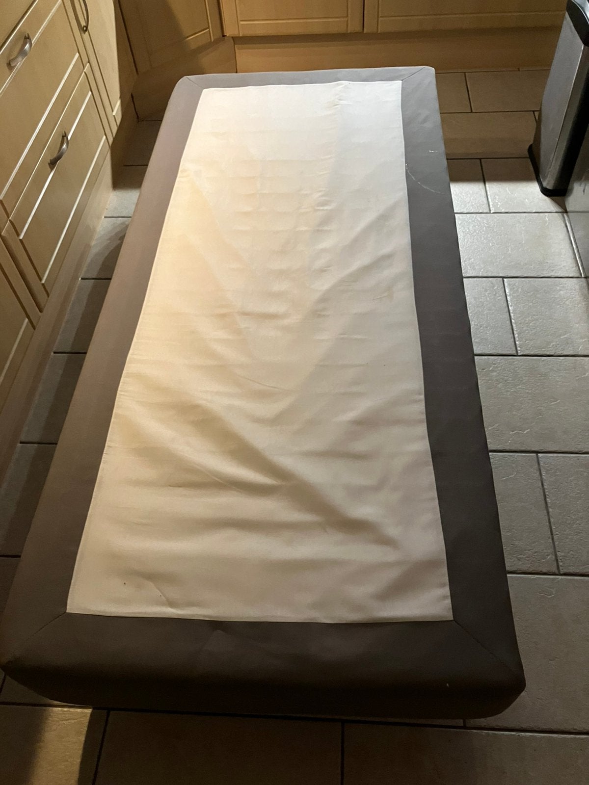 Boxspring bonell veren onderstel 90x200 twee stuks, Gebruikt, 90 cm, Eenpersoons, Ophalen of Verzenden