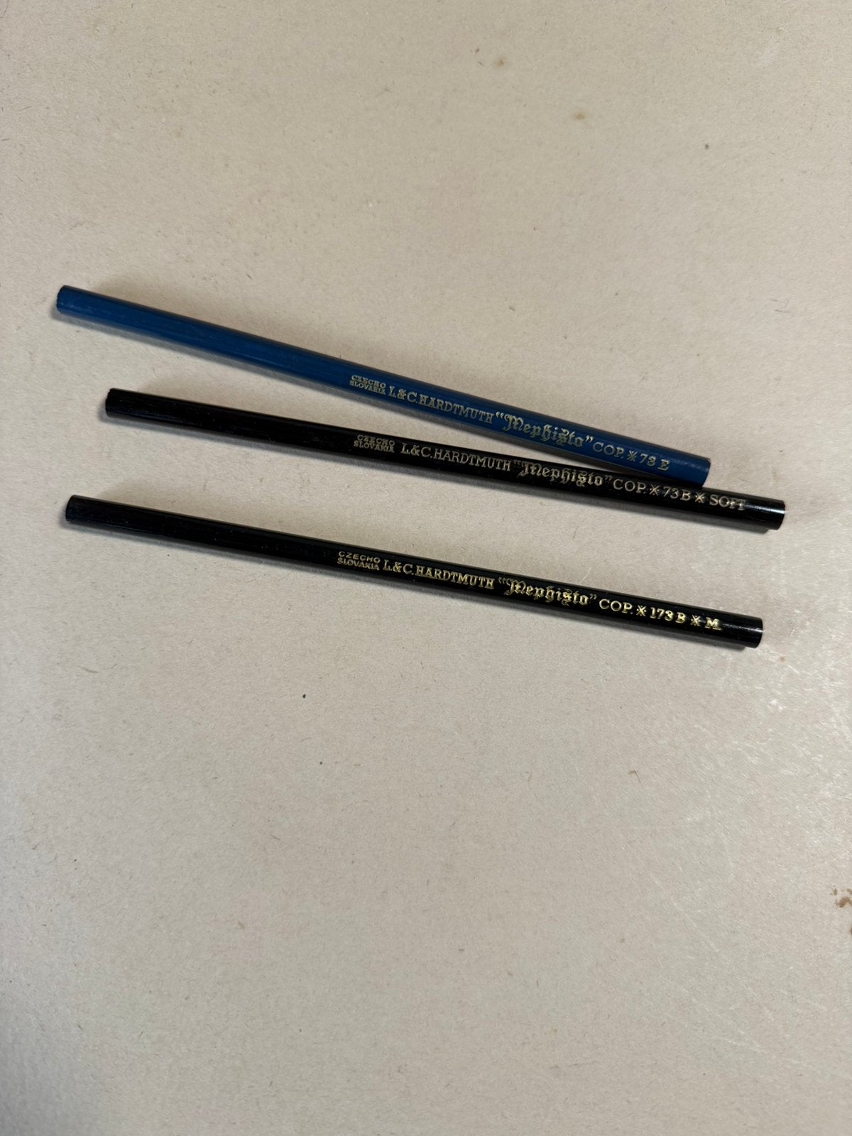 3 engelse potloden kaartentas, Verzamelen, Ophalen of Verzenden, Engeland