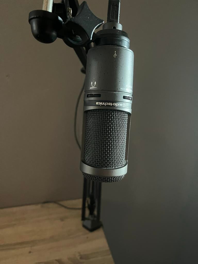 Audio-Technica AT2020USB+ met microfoonarm, Ophalen, Zo goed als nieuw, Studiomicrofoon