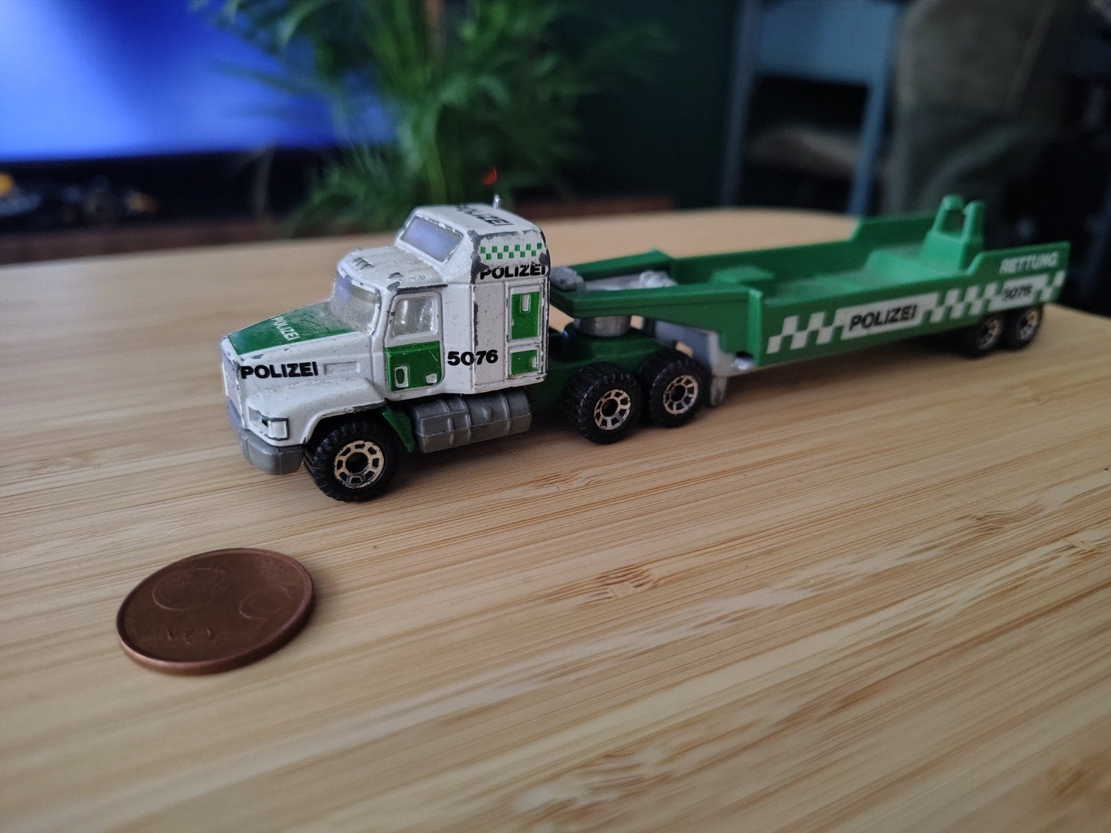 Matchbox Mack CH600 Polizei vrachtwagen met Low Bed Trailer, Ophalen of Verzenden, Gebruikt, Bus of Vrachtwagen, Matchbox