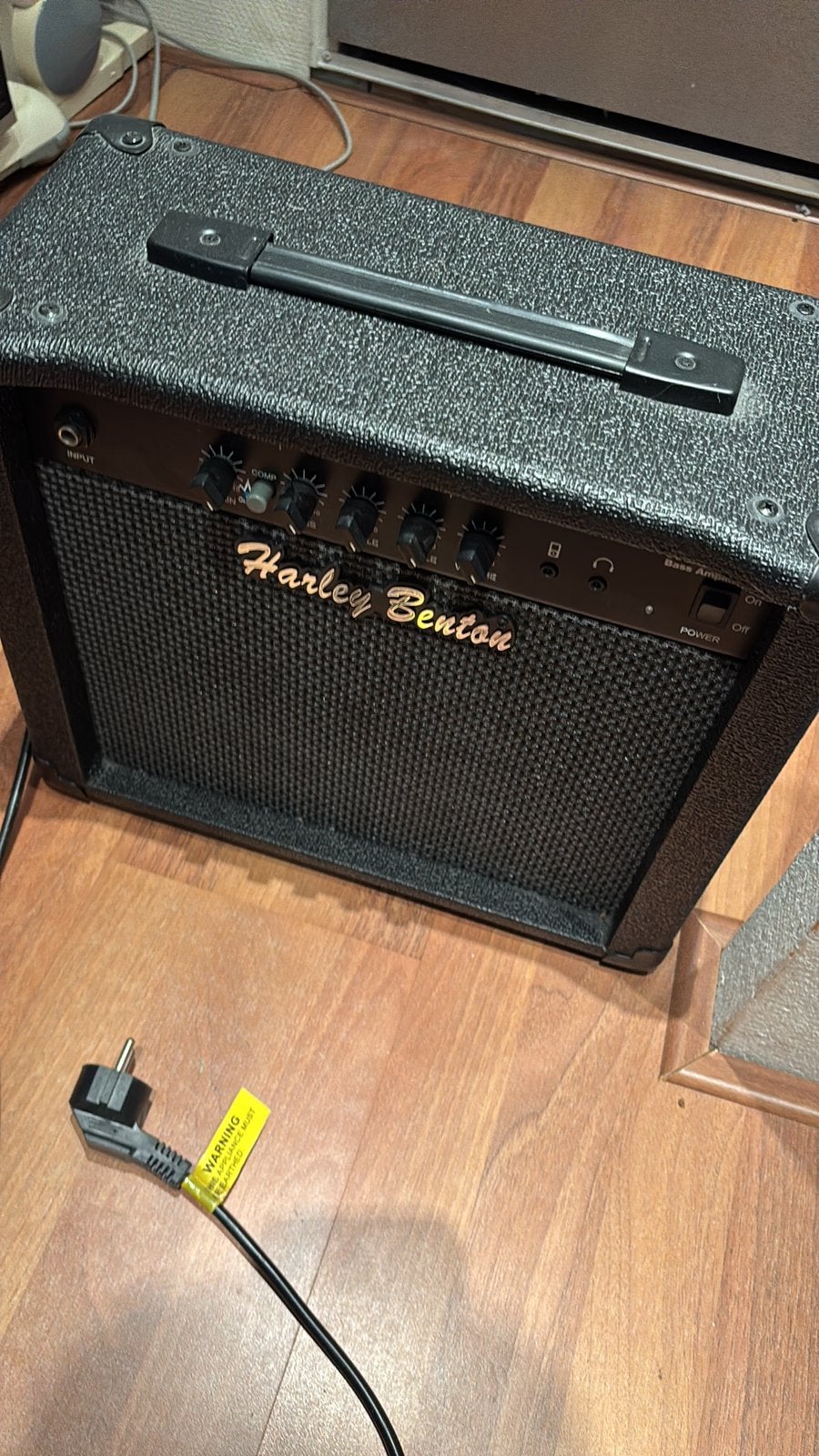 Versterker Harley Benton HB 20 B Bass Amplifier, Ophalen, Zo goed als nieuw, Minder dan 50 watt
